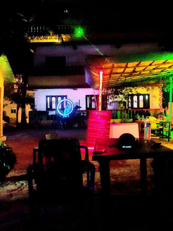 Rasta Mansion Beach Hostel And Rooms Arambol Kültér fotó