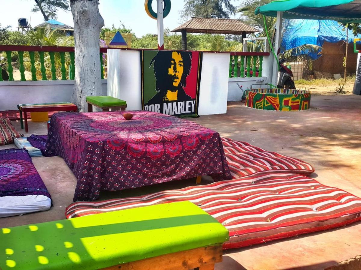 Rasta Mansion Beach Hostel And Rooms Arambol Kültér fotó